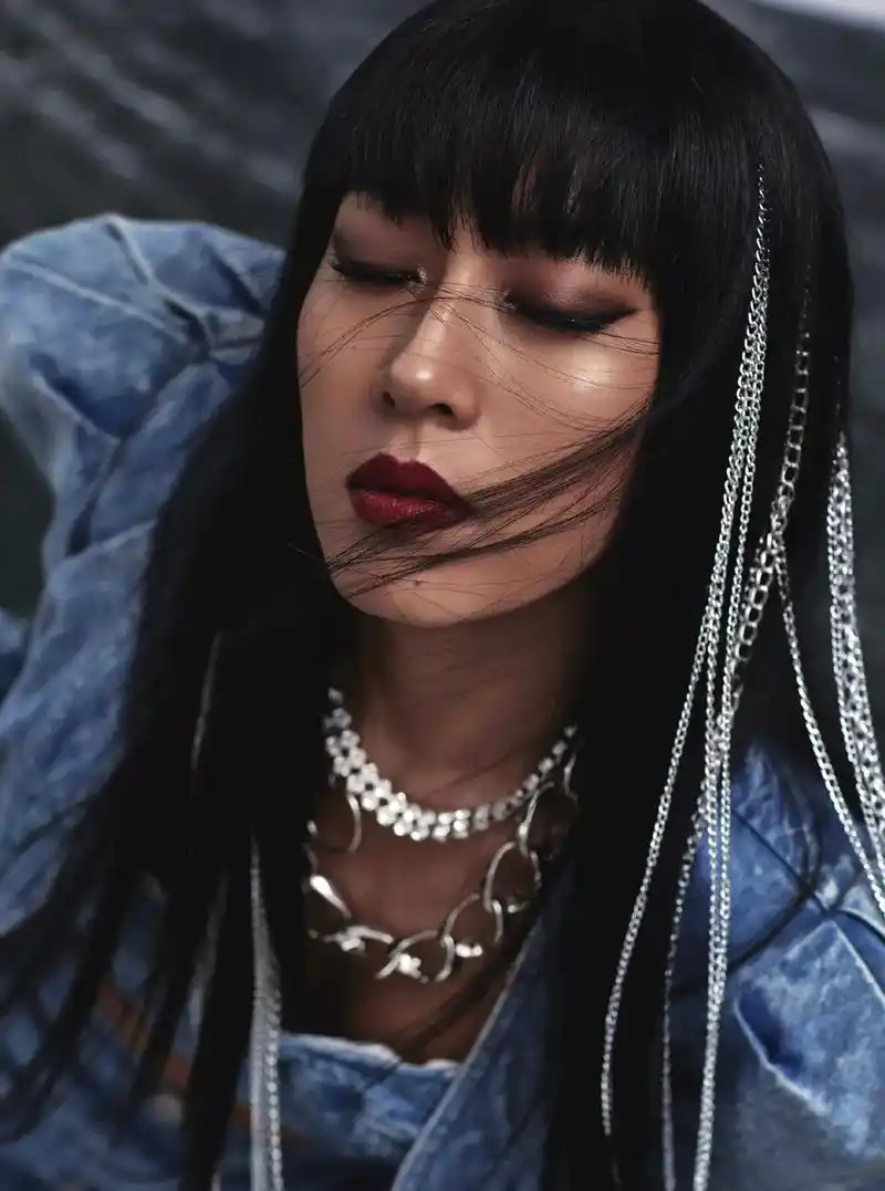 重庆托尼盖 #吉克隽逸 #黑皮肤的小姐姐 #美出高级感 黑 - 抖音