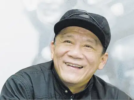 郭德纲把恩师侯耀文遗像请到德云社,初一十五叩拜!