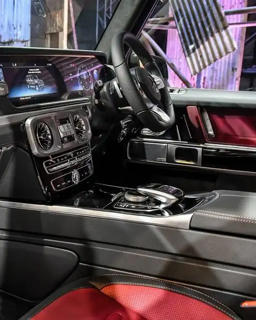奔驰大g的内饰也是很man的,帅气!