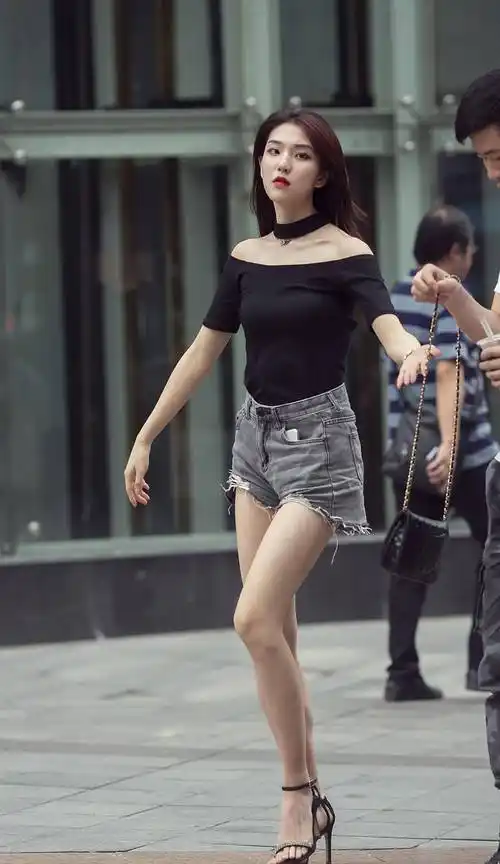 好看的一字带凉鞋黑色款式最经典百搭又洋气轻松穿出女人味