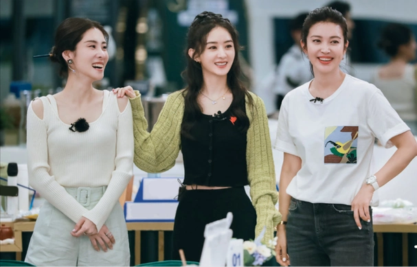 赵丽颖成张碧晨站姐!广州演唱会爱意满满,双向奔赴的友谊没错了