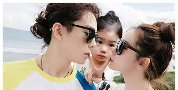 原创mini版戚薇惹人爱比起lucky的长相我更敬佩爸爸李承铉