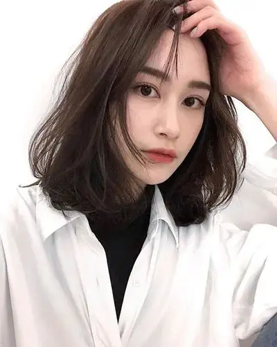 2020年流行的短发在这儿波波头依旧养眼