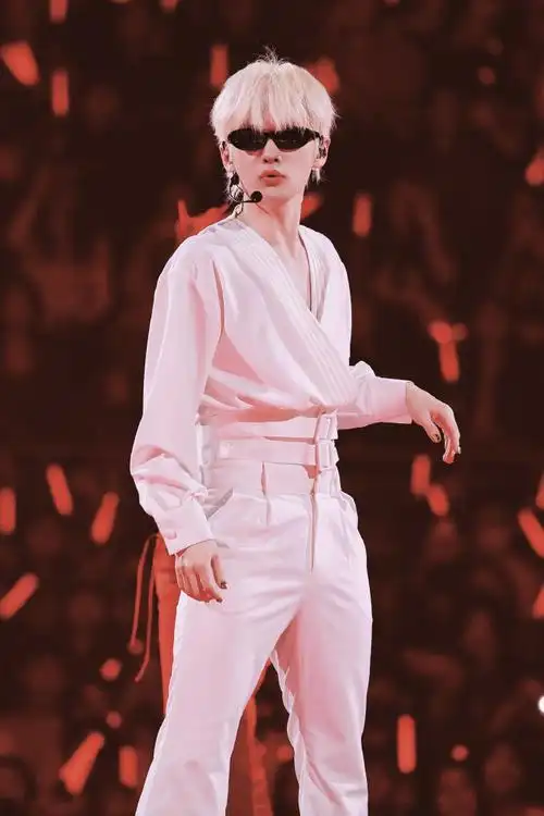 周震南演唱会29人大齐舞#zzn#周震南love&desire演