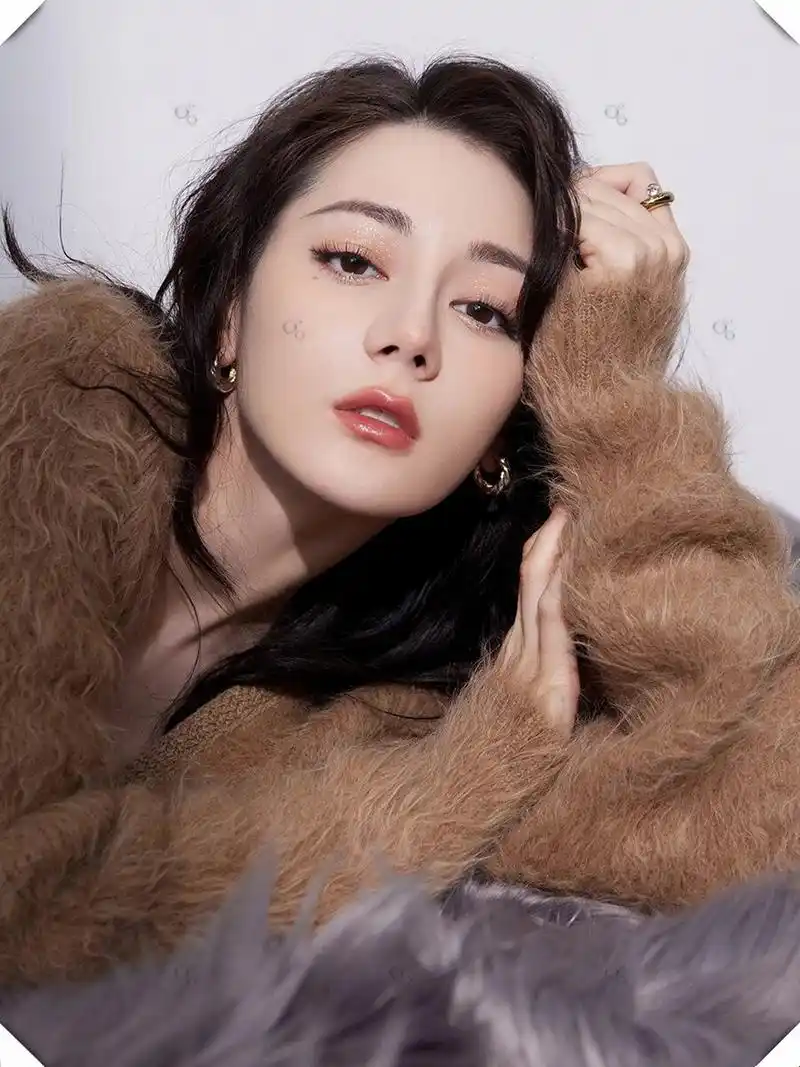 迪丽热巴的时尚秘密武器  人间富贵花迪丽热巴,每一次亮相都能让人