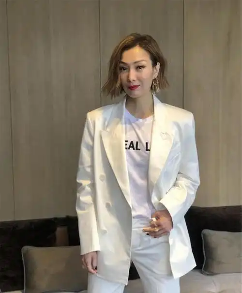 出轨门多年后郑秀文的决定堪称人间清醒