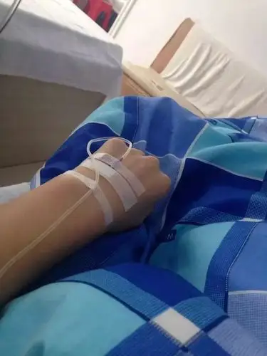 中国留学生在俄罗斯医院打吊针这姿势吓哭了好多女生