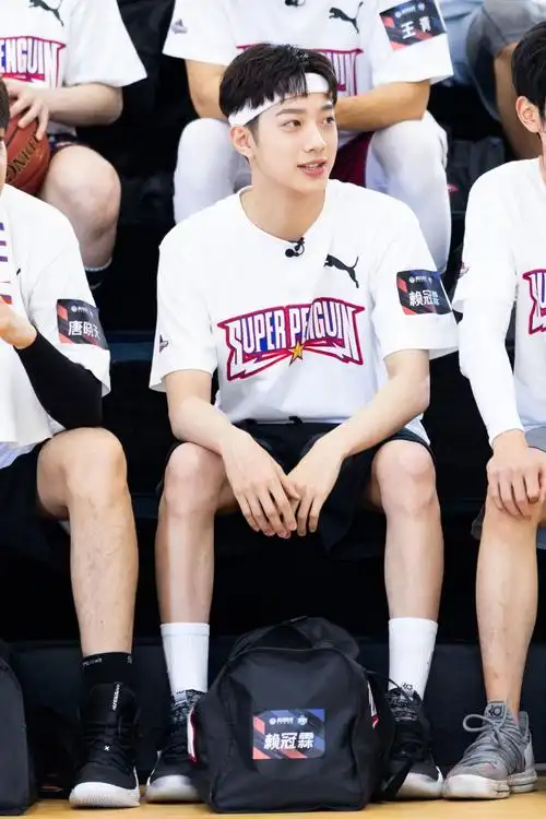 赖冠霖超级企鹅联盟首播精彩诠释热血篮球少年