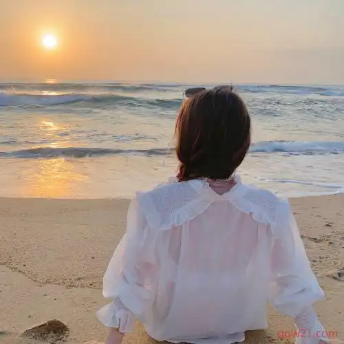 女生头像清新背影海边也有几张不是背影的