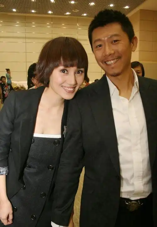 46岁袁泉素颜出镜接受央视采访,网友:听袁泉一席话,少吵十年架|夏雨