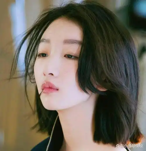 判断一个女人是否漂亮?这也很重要,除了五官和身材