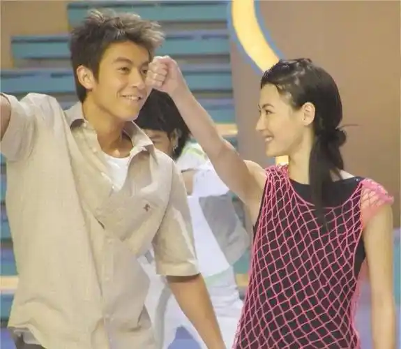 张柏芝,终为自己的"混乱情史"付出了代价_朱永棠_母亲_人生