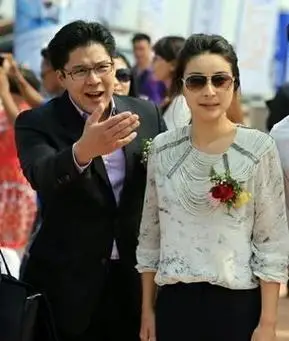 霍启刚:我敢不疼老婆吗?那可是拿3000亿继承权换的!