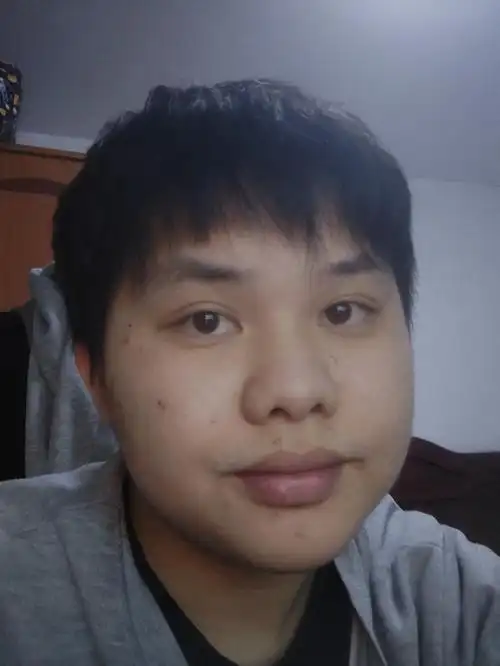 麻烦大家客观的评论一下长相丑不丑呀#评论长相