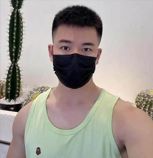 潮男超短寸头发型,别再说寸头是精神小伙发型了_可可情感网