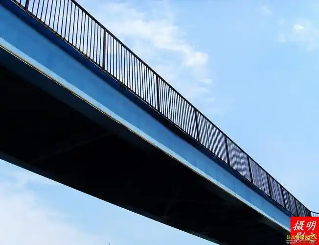 现代各式各样的天桥