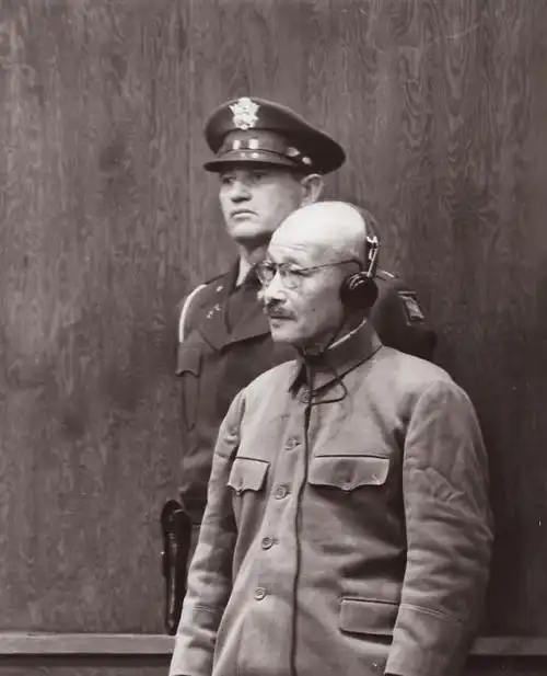 二战罪魁祸首畏罪自杀真相让人不齿被救活后又被绞死