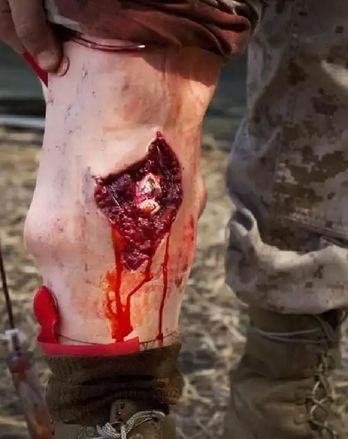 慎入!美军救援演练现场非常"血腥"