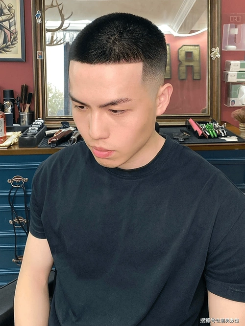 3款男生"不烫不染"短发参考,帅气有型,剪完让你秒变潮男