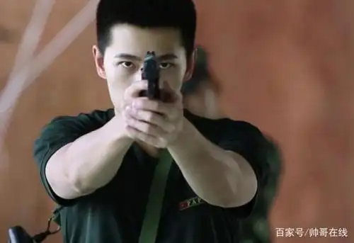 军艺校草转型硬汉兵哥,杨洋寸头军装a到爆!