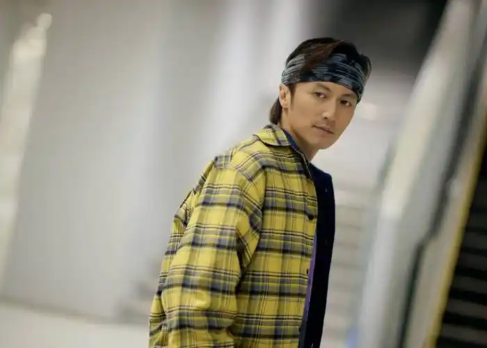 谢霆锋飞行音综《青年派计划》 解锁音乐的先锋意味_选手_比赛_舞台