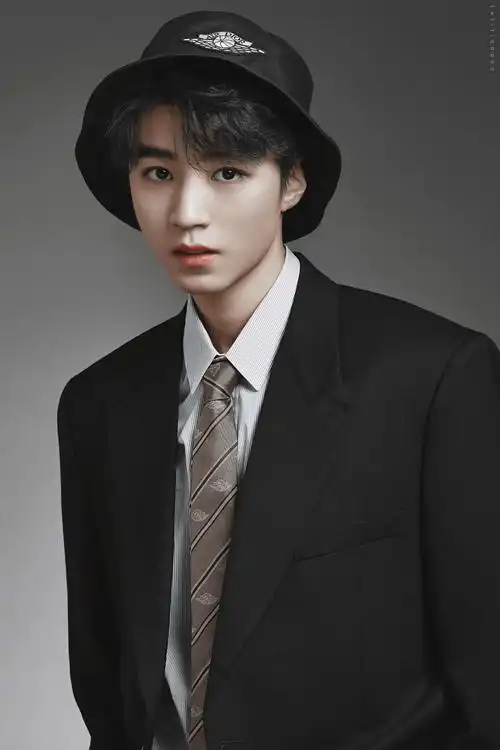 [王俊凯][分享]200413 王俊凯迷人桃花眼合集 深情眼眸亮晶晶