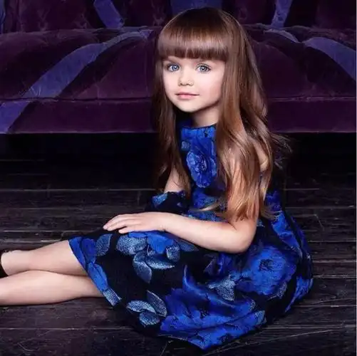 全球最美芭比娃娃!6岁的她用"精灵眼"征服了全世界!