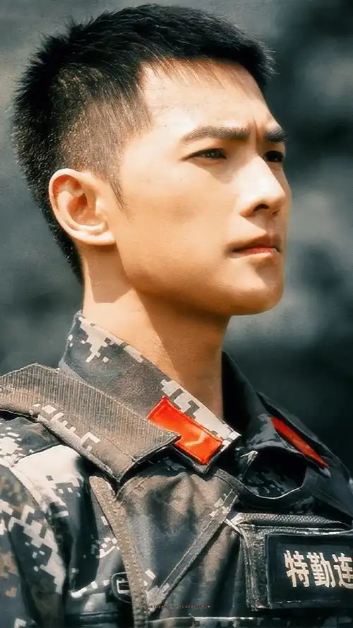 《从剧照堆角落中扒拉出来的寸头破破》@杨洋