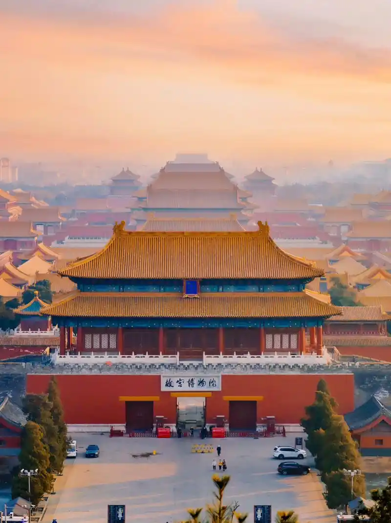 我们坐地铁在中国美术馆出的站.