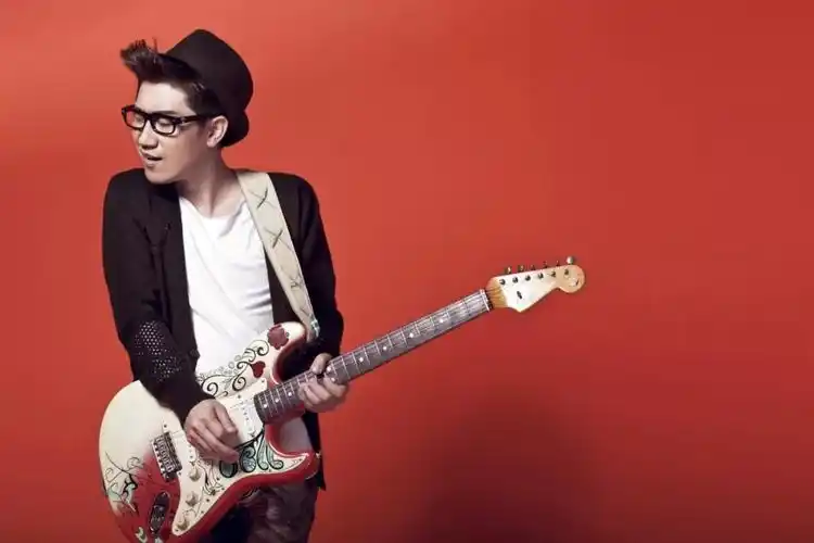 摩天轮的眼泪吉他谱 金志文 摇滚才子的细腻柔情10