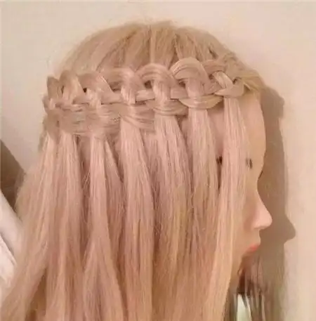 【图】10款超仙瀑布辫编发 女生必学唯美发型_时尚发型_发藏网