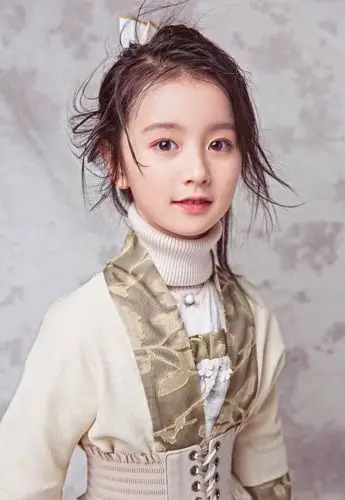 10岁混血萝莉抢走全智贤代言?被称"小宋慧乔"的她什么来头?