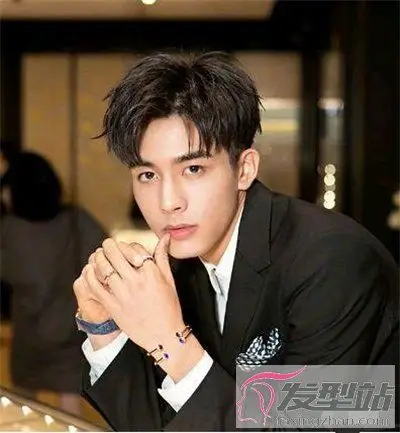 男中分发型怎么留好看10款帅气中分发型了解一下