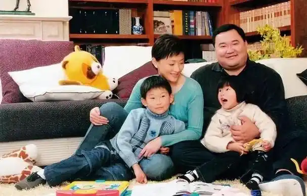 赵文卓,靳东儿子名字令人意外但都败给了杨澜