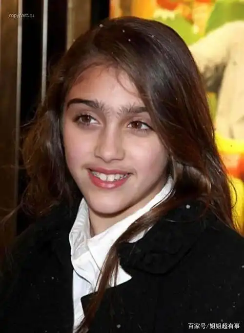 来试试看,你会想 小胡子和一个女人 他们真的是一对吗? 1. 12 13