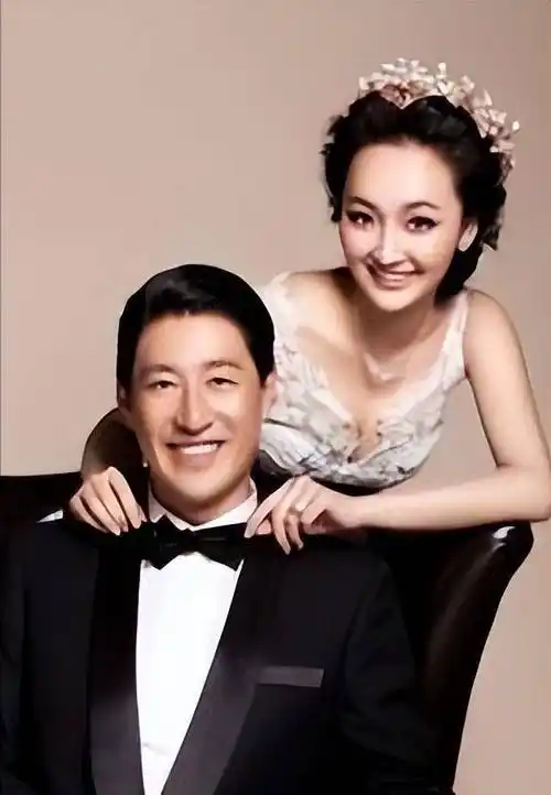 于震:"家暴"将妻子打到流产,2婚娶小13岁娇妻,变成宠妻狂魔