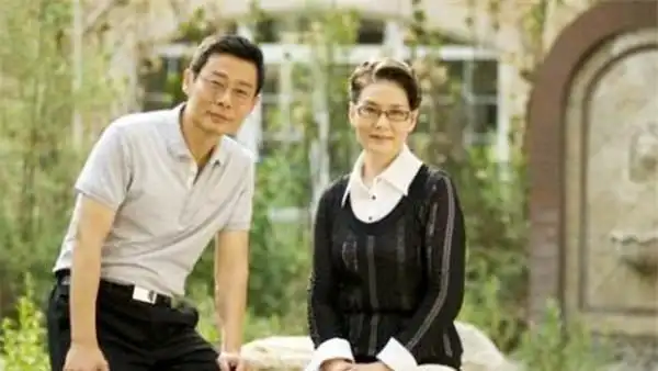 潘虹丈夫恋上小21岁女主持人拒绝朱军表白终皈依佛门