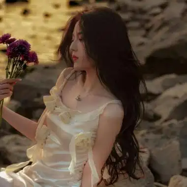 女生头像文艺复古气质高清成熟有韵味的文艺复古女头图片