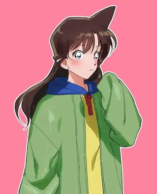 首先登场的是我们的女主毛利兰,身穿男友工藤新一在动画第一集登场时