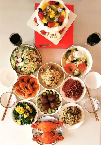 抗"疫"恰逢68生日 宅家纪念亦团圆