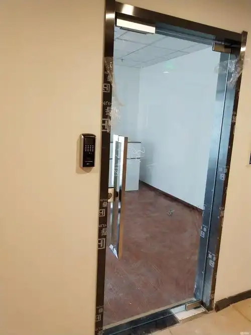 卓越高隔间,玻璃门,磨砂单玻璃隔断完工