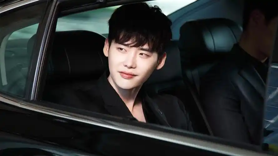 李钟硕 明星 帅哥 w两个世界 明星风尚壁纸