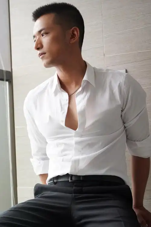 白衬衣的魅力诱惑