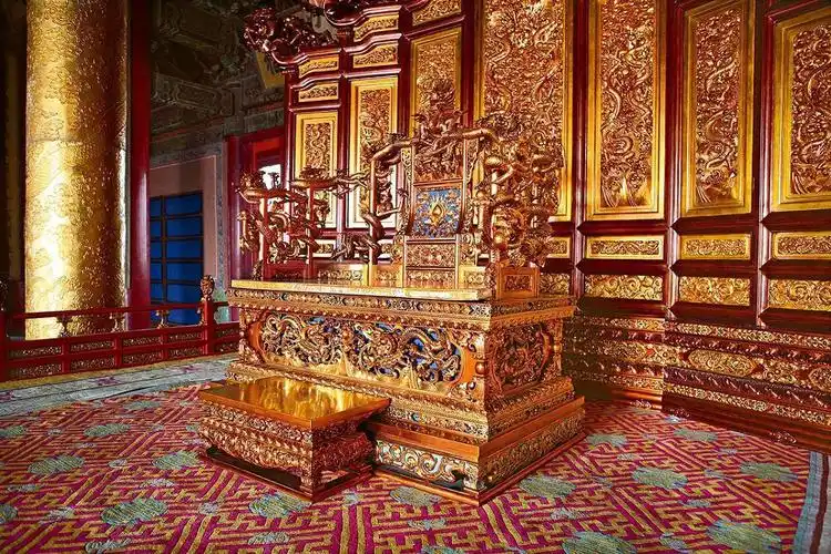 皇极殿乾隆宝座