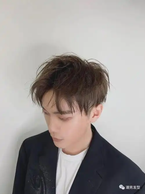 男生冬季"刘海发型"怎样剪才帅气?试试这3款,剪完太帅了!