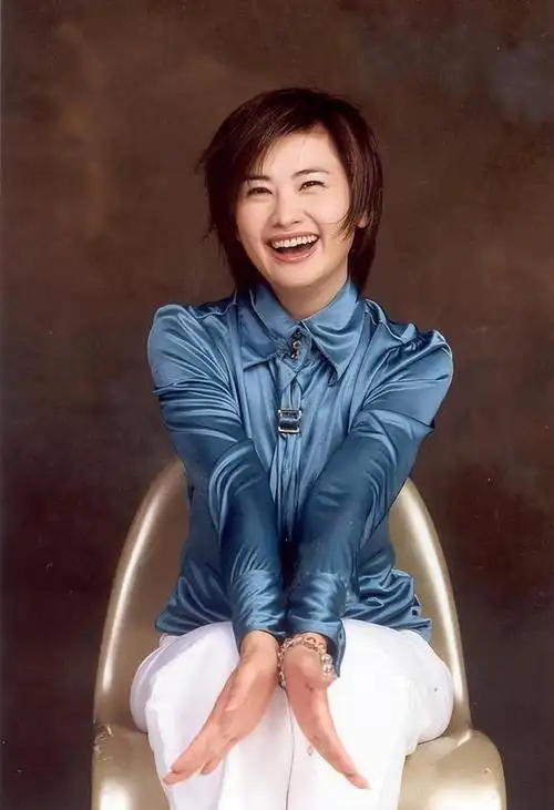 回顾吴小莉和亲哥浙江相认对方一贫如洗她有没有帮助哥哥