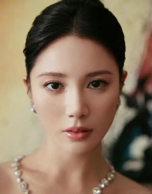 黄景瑜前妻王雨馨也出来拍电影了,还拿了上海国际电影节最佳女主角