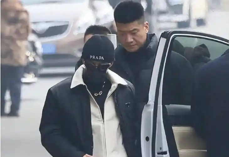 2月4日,檀健次现身2024龙年总台春晚第四次联排2月4日,刘诗诗现身2024