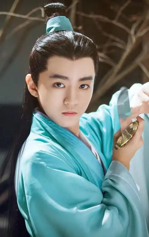王俊凯古装帅气(王俊凯好有古风范)