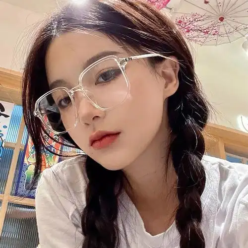 毕竟有时候戴眼镜就是为了挡素颜 挡黑眼圈 买了一小堆 等到了发上身